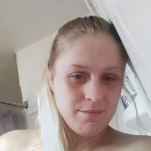 Model - Never-No playful