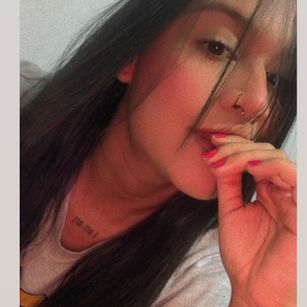 Model - ElizabethJhons Hot