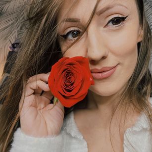 Model - ALEXIA CAGE lingerie