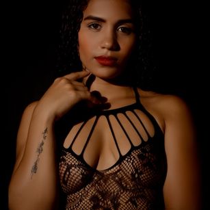 Model - Thiana Cute squirt