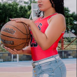 Model - Thiana Cute brunette