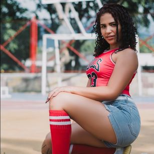 Model - Thiana Cute blowjob