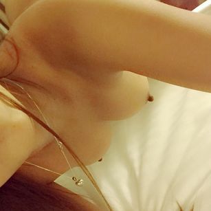 Model - JaneSoSweet95 dancing