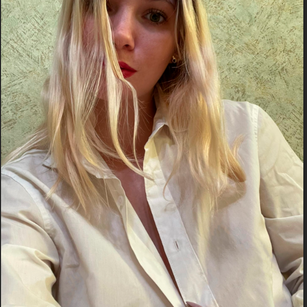 Model - Sexy  Keti dildo