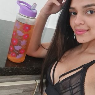 Model - MilaSsnyder playful