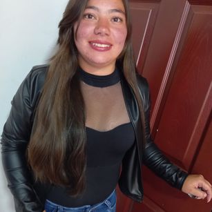 Model - outgoing girl anal