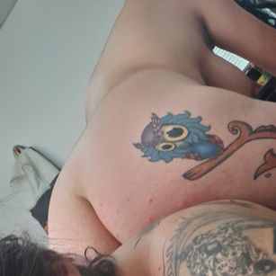 Model - Lorena and Kamila shaved