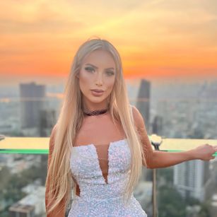 Model - Missy_matrix feet