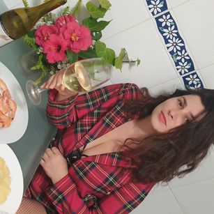 Model - HotExpressia cum