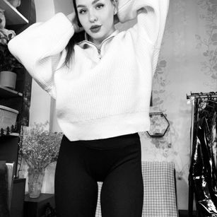 Model - Mari longhair