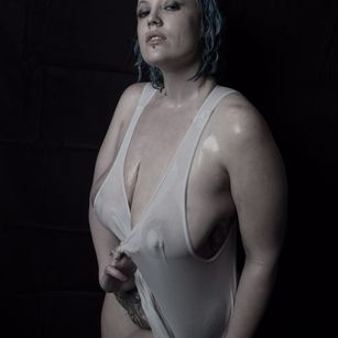 Model - Molly Peaks 1