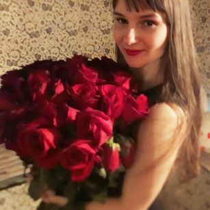 Model - KiraGoldens fetish