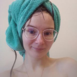 Model - KiraGoldens cuckold