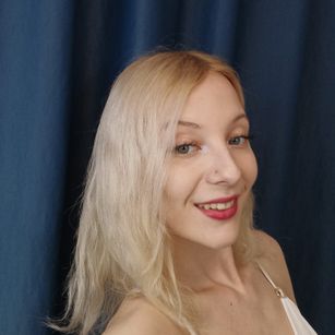 Model - Tessa Izabel Blonde