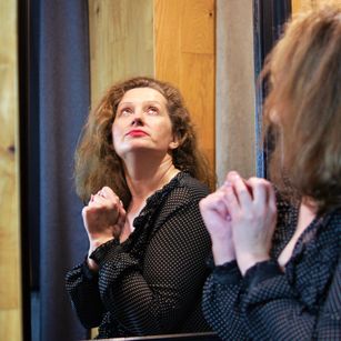 Model - Aria stockings