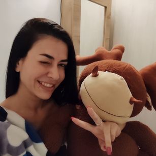 Model - Karol Meyer LOVENSE