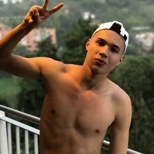 Model - Diego_vergara_ skinny