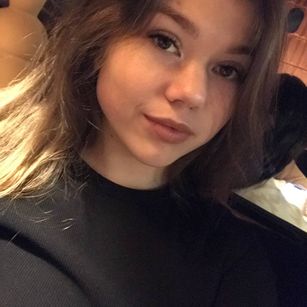 Model - Sandy bigass