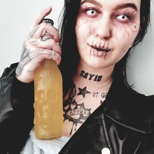 Model - Messalina spanking