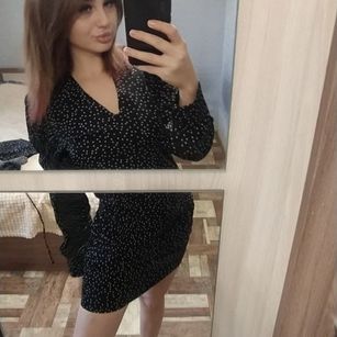 Model - Nelli Assi model