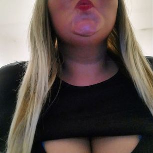 Model - Nefertari95 charming