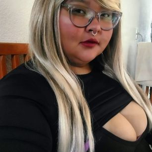 Model - Nefertari95 pretty