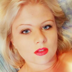 Model - GoldyStark ass