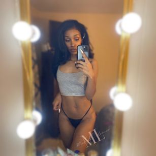 Model - Michelle Lonice joi