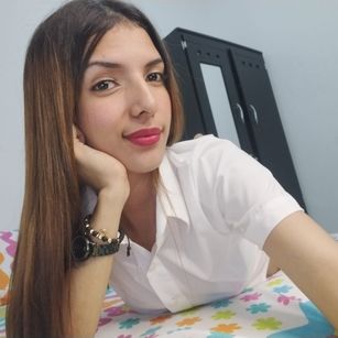 Model - Mia miller latina