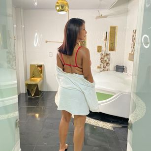 Model - Monika dildo