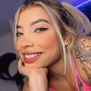 Model - Ginna Lee blowjob