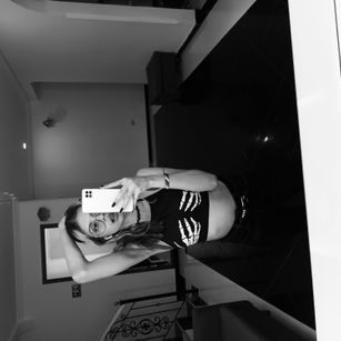 Model - EvelynMiller submissive