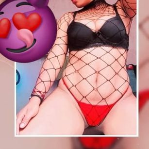 Model - Nina18 grandespompis