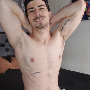 Model - LIAM-JACKOFF Hot