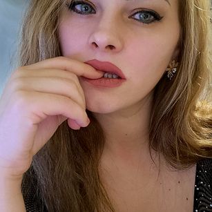 Model - AnnaAnabel interactivetoys