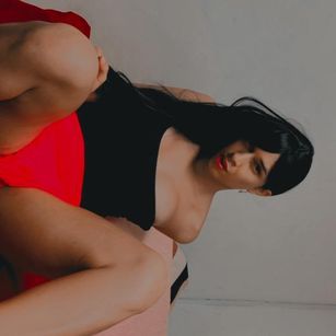 Model - Titubax bigtits