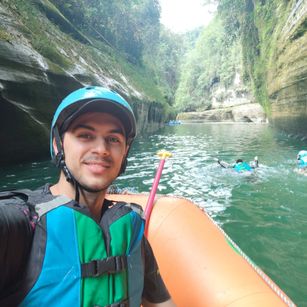 Model - music zeus feet