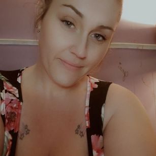 Model - Roxi Wylde alt