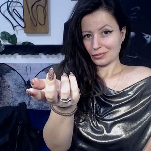 Model - Miss Reine boots