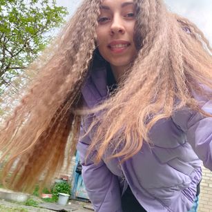 Model - Ashley_and_Adam smoke