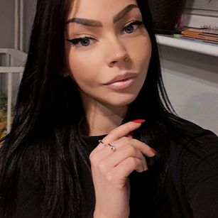 Model - StacyLips lips