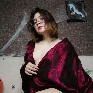 Model - Lisa Moon shy