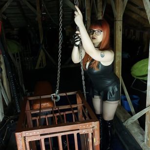 Model - Goddess Black Cat bigtits