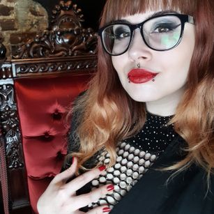 Model - Goddess Black Cat femdom