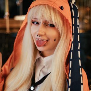 Model - EmmyBunny curvy