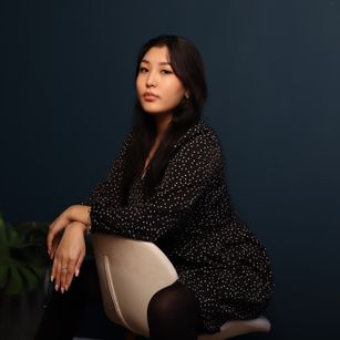 Model - AgnessaWard stockings