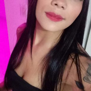 Model - Naomi brunette