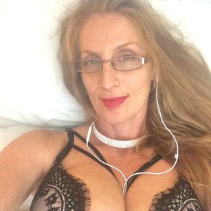 Model - Rubyrokkit ass