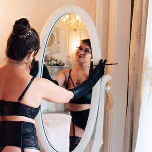 Model - DirtyLadySquirt pussy