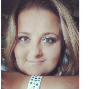 Model - MaryTesoro smartgirl